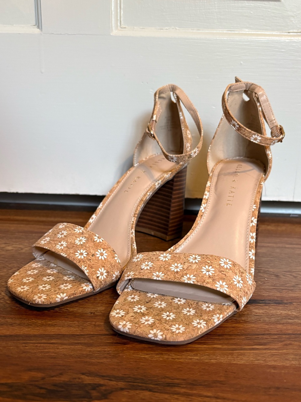 Kelly & Katie Size 8 Daisy Cork Ankle Strap Chunky Block Heel